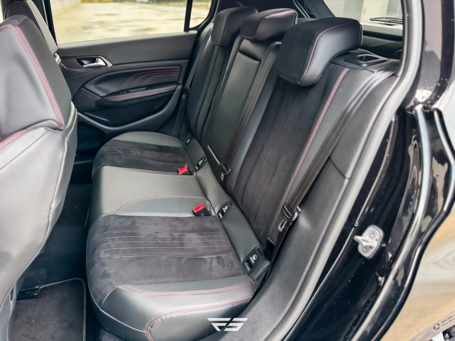 Peugeot 308 1.6 e-THP GTi 15