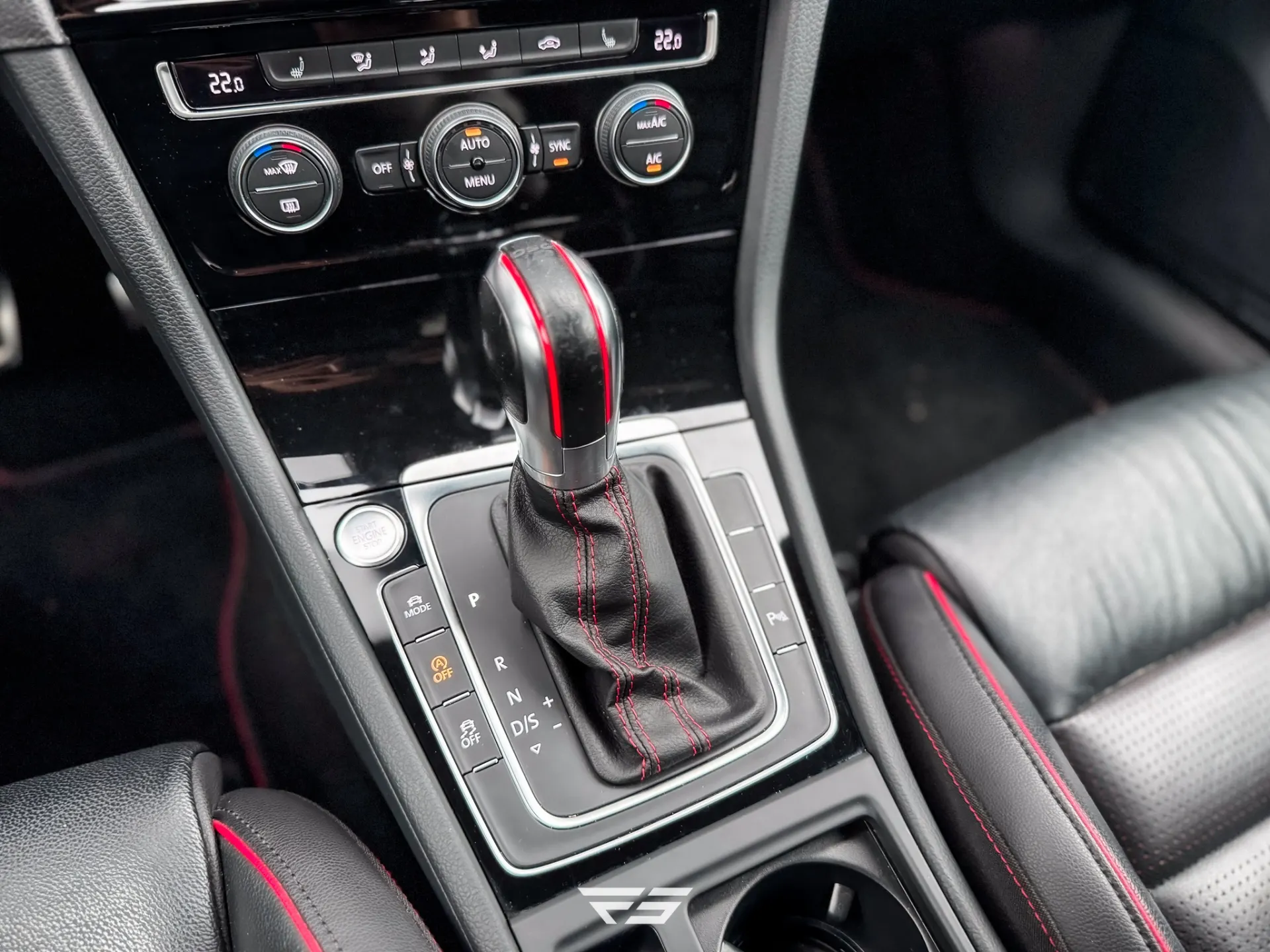 Volkswagen Golf 2.0 TSI GTi TCR DSG 35