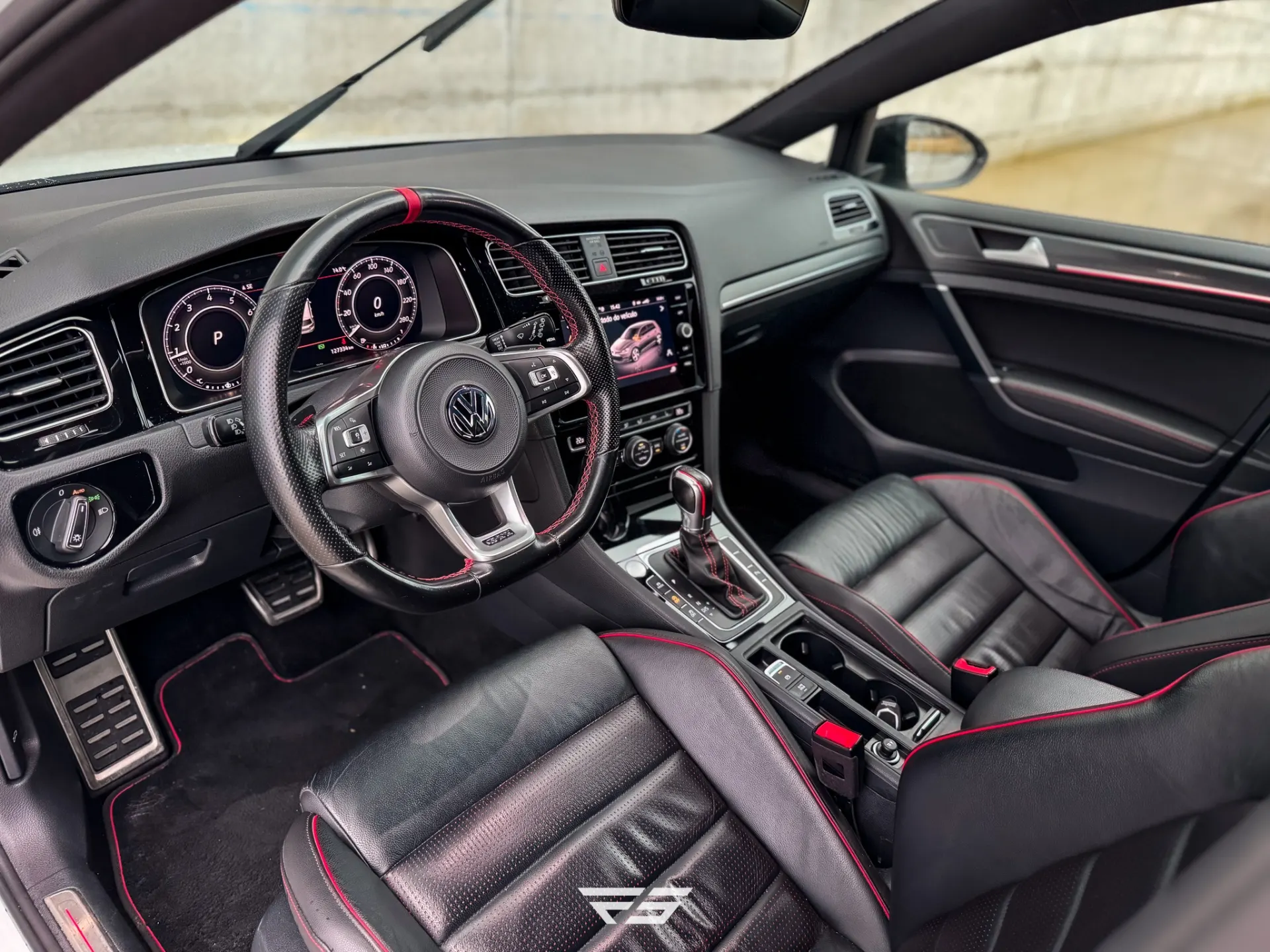 Volkswagen Golf 2.0 TSI GTi TCR DSG 26