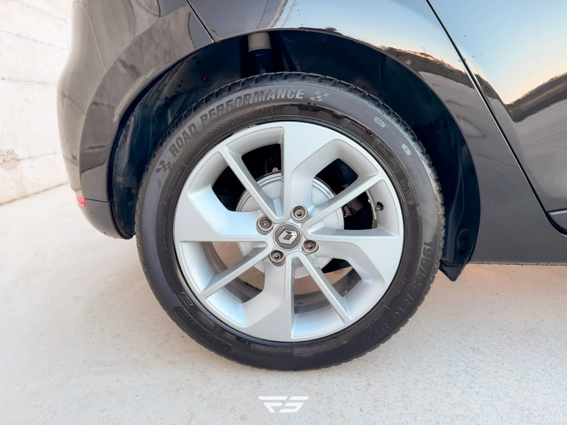 Renault Clio 0.9 TCE Limited 5