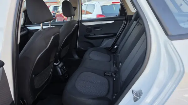 BMW 216 Active Tourer d Advantage 12
