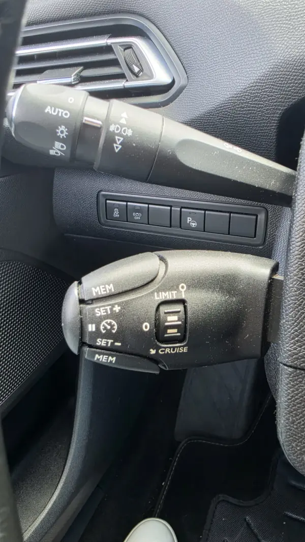 Peugeot 308 SW 1.6 BlueHDi Style 18