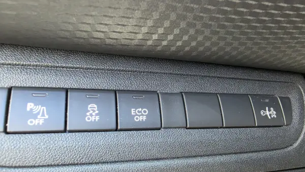 Peugeot 2008 1.6 e-HDi Allure 17