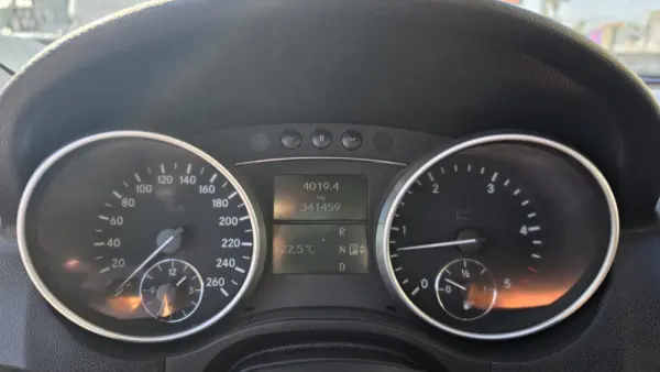Mercedes-Benz ML 320 CDi 8