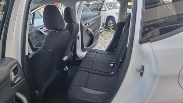 Peugeot 2008 1.2 PureTech Style 11