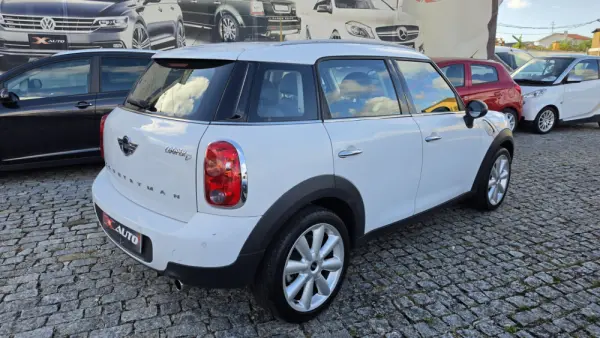 MINI Countryman Cooper D 4