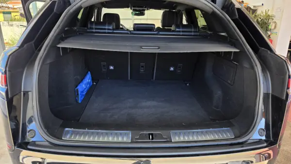 Land Rover Range Rover Velar 2.0 D R-Dynamic SE 38