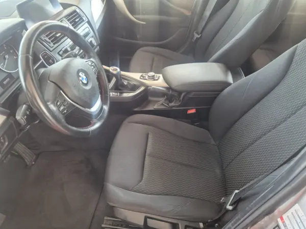 BMW 116 d Line Sport 4