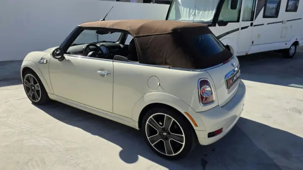 MINI Cabrio Cooper D 15