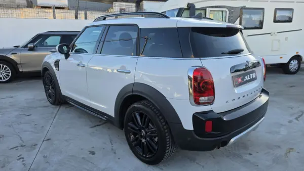 MINI Countryman One D Sport Edition Auto 3