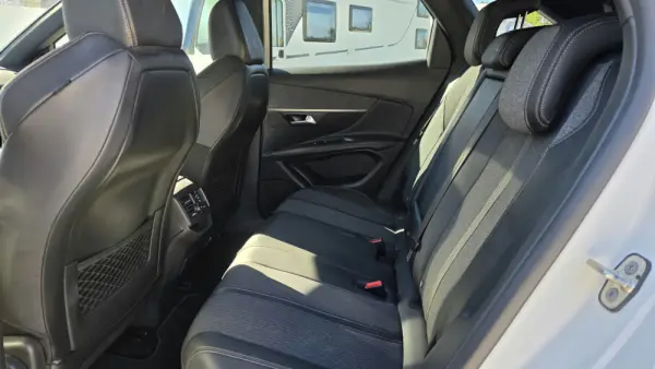 Peugeot 3008 1.6 BlueHDi GT Line EAT6 23