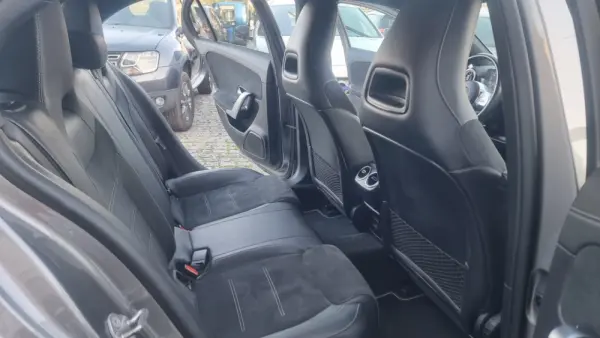 Mercedes-Benz A 180 d AMG Line Aut. 11