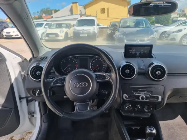 Audi A1 1.4 TDI Design 17