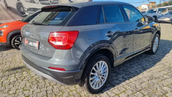 Audi Q2 1.6 TDI Design S tronic 4
