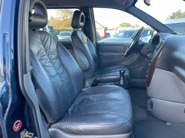 Chrysler Voyager 2.5 CRD LX 17