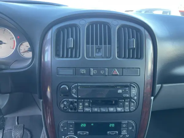 Chrysler Voyager 2.5 CRD LX 19