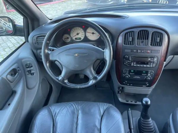 Chrysler Voyager 2.5 CRD LX 26