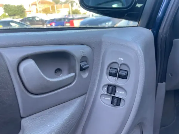 Chrysler Voyager 2.5 CRD LX 29