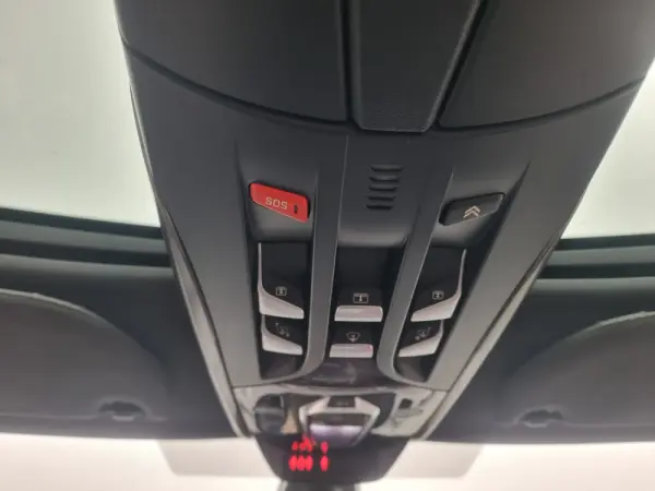 Citroën DS5 2.0 HDi Hybrid4 So Chic CMP6 26