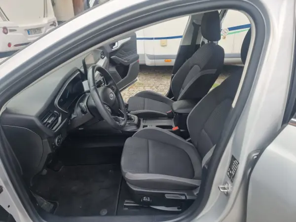 Ford Focus SW 1.5 TDCi EcoBlue Active 13