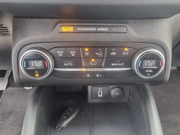 Ford Focus SW 1.5 TDCi EcoBlue Active 22