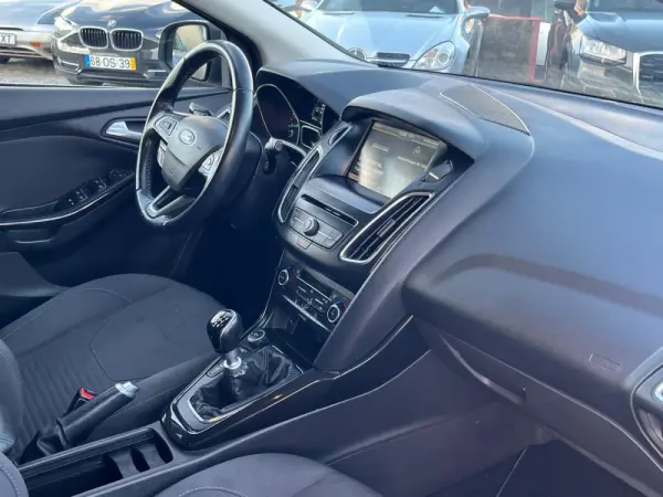 Ford Focus SW 1.0 SCTi Titanium 8