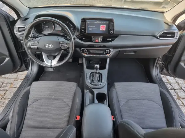 Hyundai i30 SW 1.6 CRDI Launch Edition 7