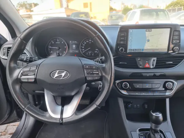 Hyundai i30 SW 1.6 CRDI Launch Edition 10