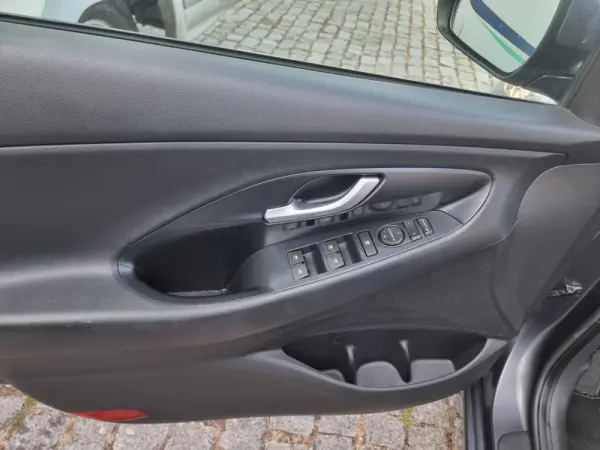 Hyundai i30 SW 1.6 CRDI Launch Edition 21