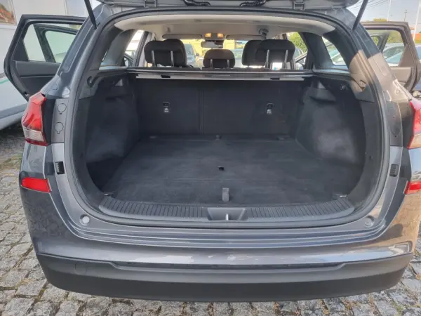 Hyundai i30 SW 1.6 CRDI Launch Edition 28