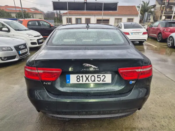 Jaguar XE 2.0 D Prestige 5