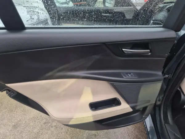 Jaguar XE 2.0 D Prestige 10