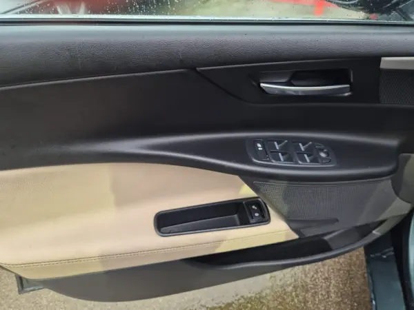 Jaguar XE 2.0 D Prestige 11