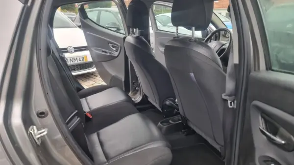 Lancia Ypsilon 1.2 S&S Platinum 13