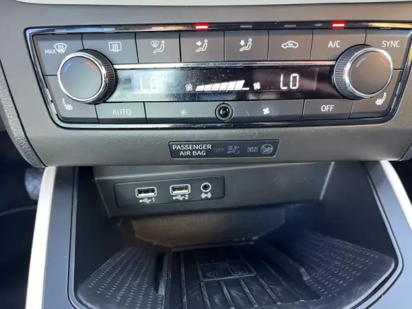 Land Rover Discovery Sport 2.0 TD4 HSE Auto 11