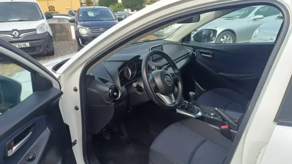 Mazda 2 1.5 Sky.Excellence 10