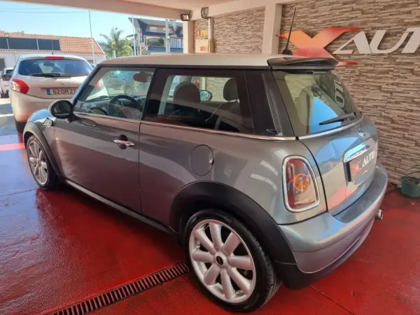 MINI 3 Portas Cooper D 4
