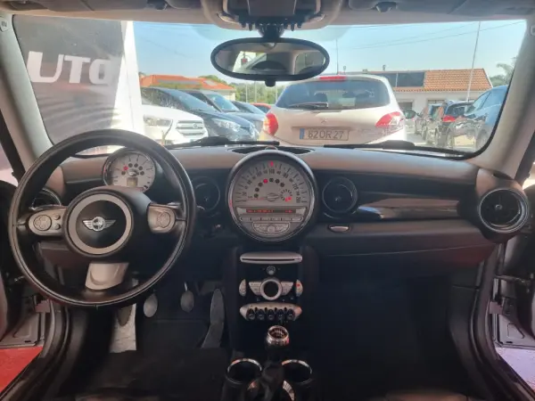 MINI 3 Portas Cooper D 8