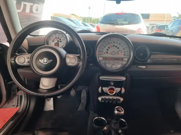 MINI 3 Portas Cooper D 9