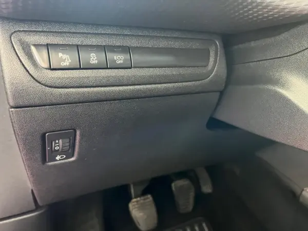 Peugeot 2008 1.6 BlueHDi Style 11