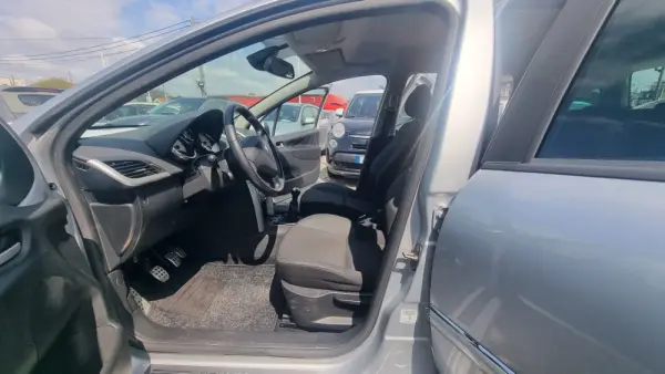 Peugeot 207 SW 1.6 HDi Sportium 13