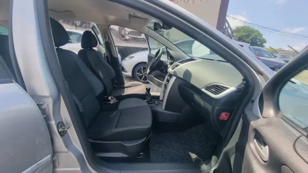 Peugeot 207 SW 1.6 HDi Sportium 15