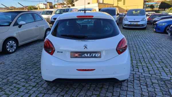 Peugeot 208 1.2 PureTech Active 5