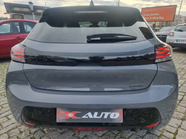 Peugeot 208 1.2 PureTech Allure 5