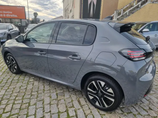 Peugeot 208 1.2 PureTech Allure 7