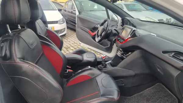 Peugeot 208 1.6 THP GTi 13