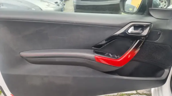 Peugeot 208 1.6 THP GTi 21