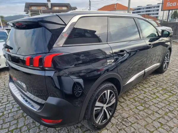 Peugeot 5008 1.5 BlueHDi Allure 4