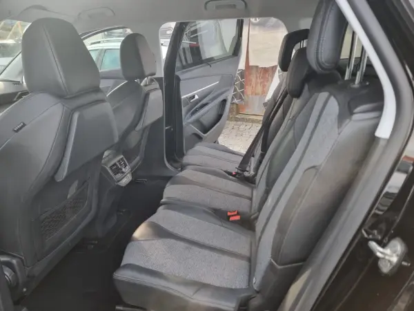 Peugeot 5008 1.5 BlueHDi Allure 8