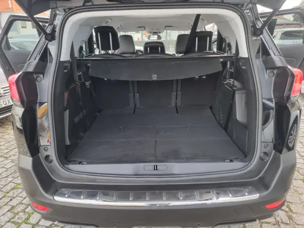 Peugeot 5008 1.5 BlueHDi Allure 25